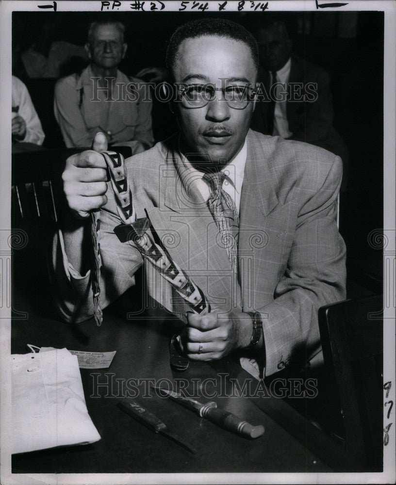 1954 Press Photo Teenage Gangs Knives, Blackjacks, Bras - Historic Images