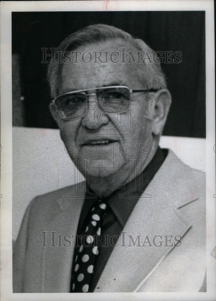 1974 Press Photo Robert F. Wilson Detroit Zoo - Historic Images