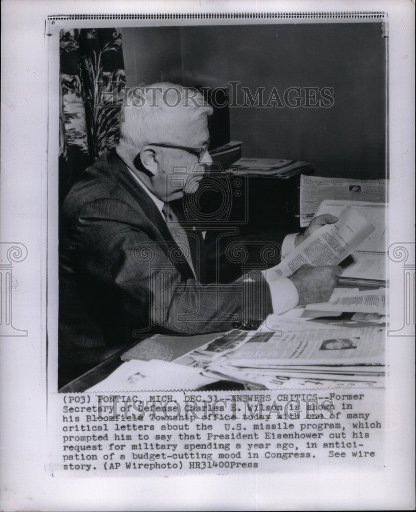 1958 Press Photo Charles E. Wilson Sec Def reads mail - Historic Images