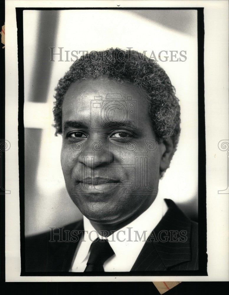 1987 Press Photo Wilbur Williams Omni International - Historic Images