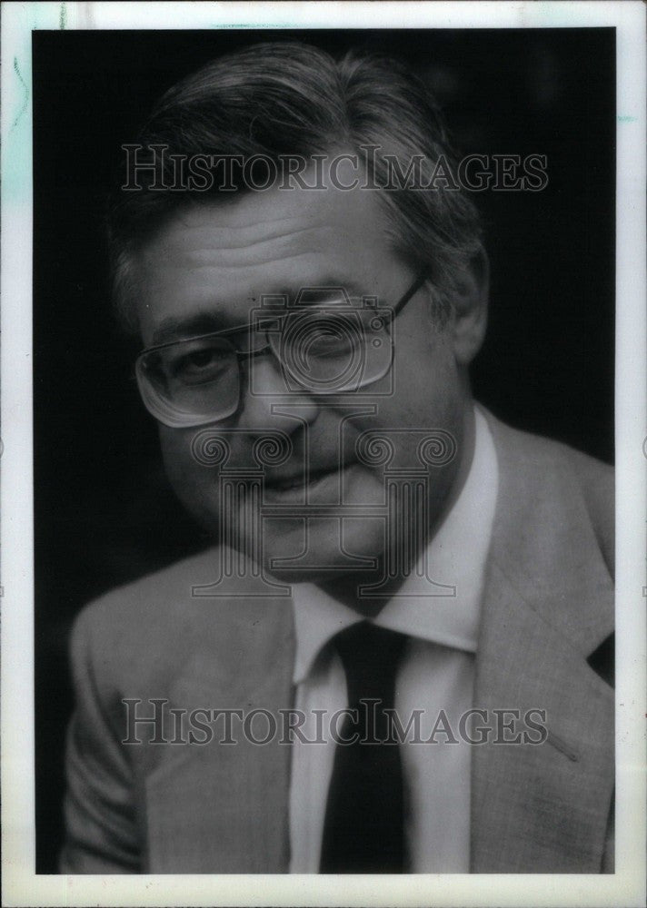 1988 Press Photo Charles Gelman Gelman Instrument Co. - Historic Images