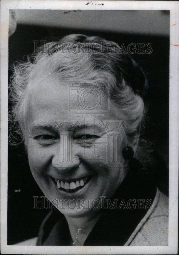 1965 Press Photo Esther Peterson - Historic Images
