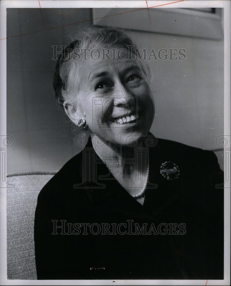 1962 Press Photo Esther Peterson - Historic Images