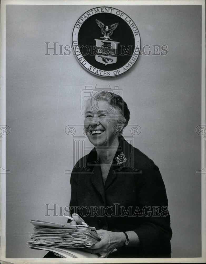 1964 Press Photo Esther Peterson - Historic Images