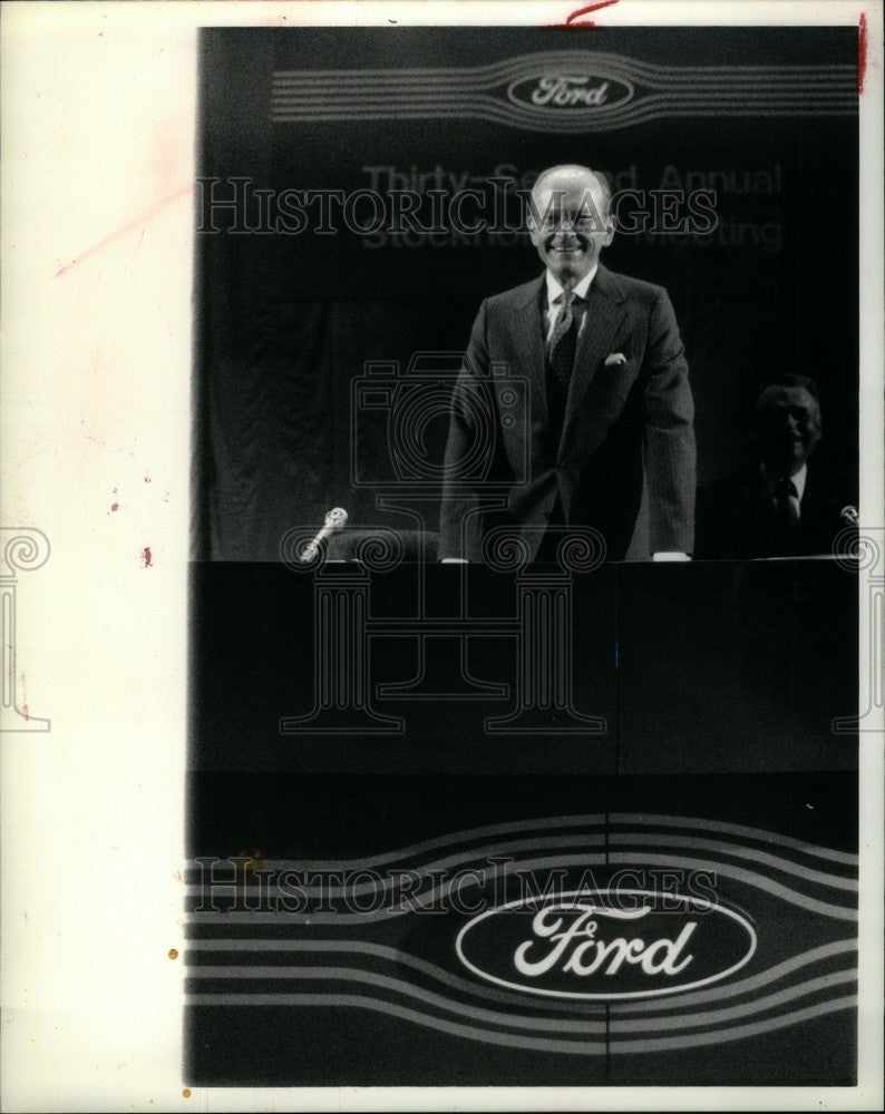 1987 Press Photo Ford Chairman Donald Peterson Annual - Historic Images