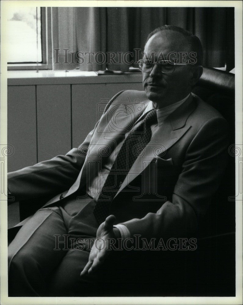 Press Photo Donald Petersen American businessman - Historic Images