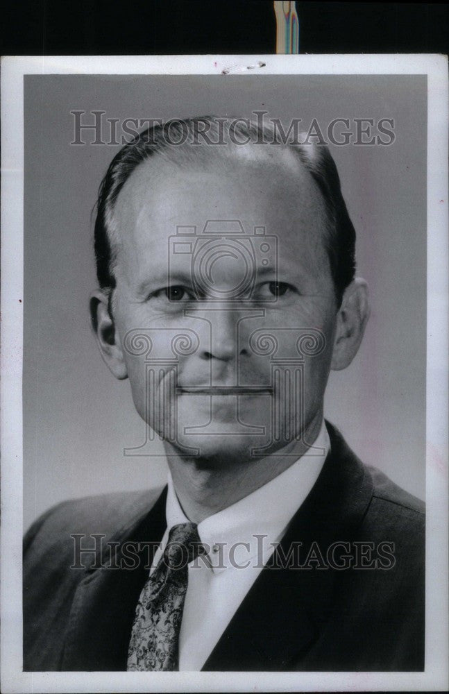 1975 Press Photo Donald E. Petersen Ford Motor Company - Historic Images