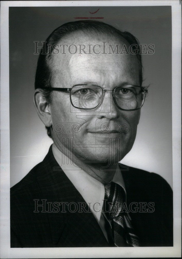 1977 Press Photo Donald Eugene Petersen Businessman - Historic Images