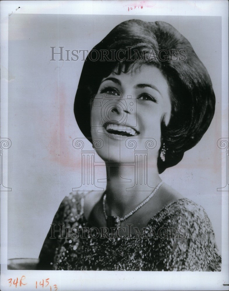1975 Press Photo Roberta Peters American Singers - Historic Images