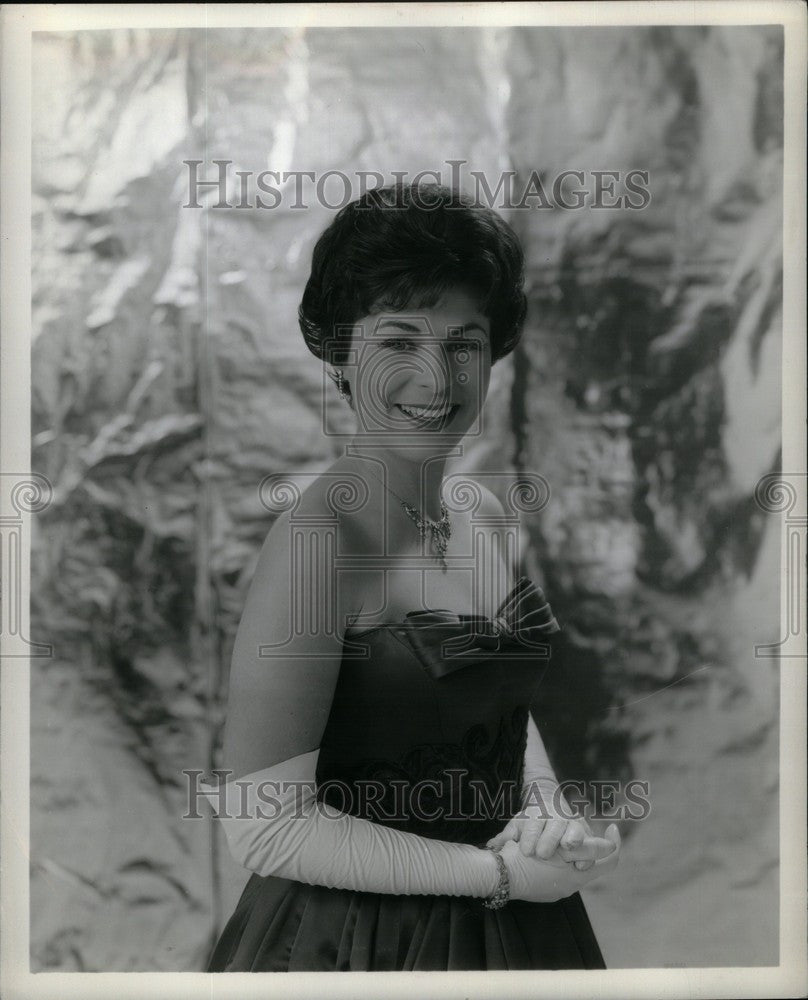 1960 Press Photo Roberta Peters - Historic Images