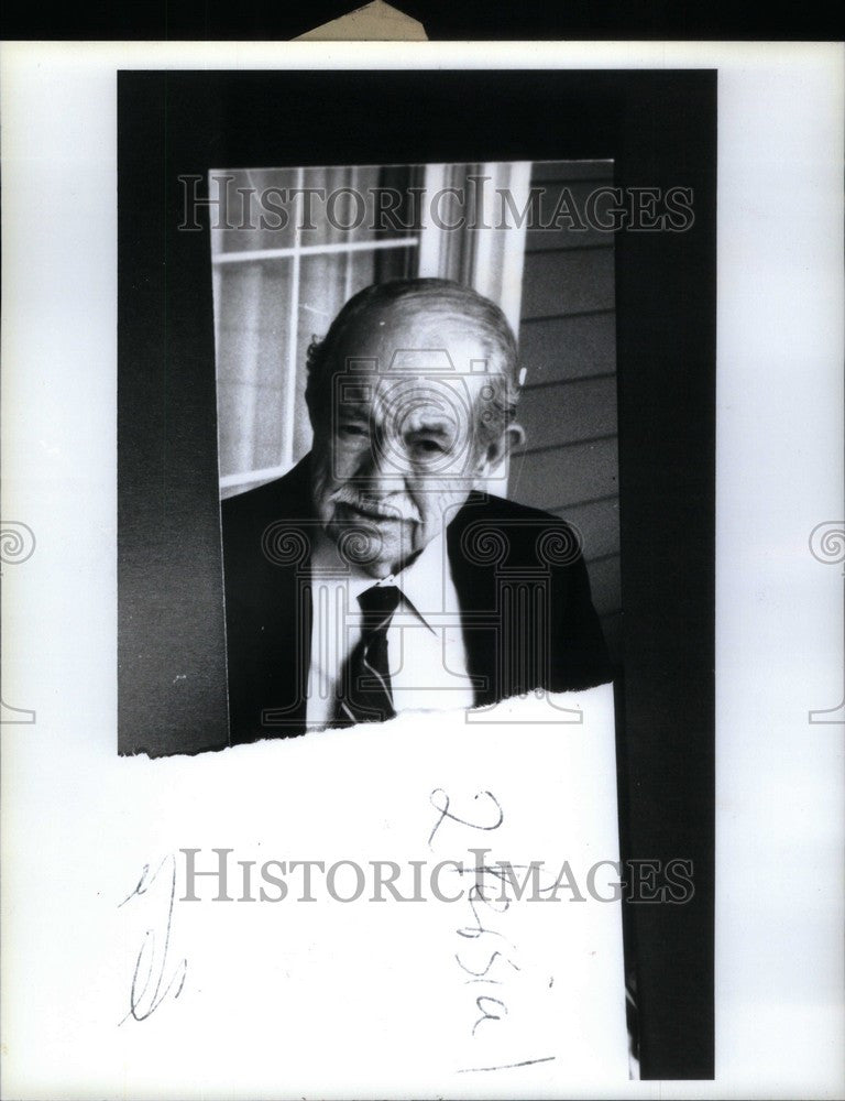 1992 Press Photo Ray sterling beaten robbed restaurent - Historic Images