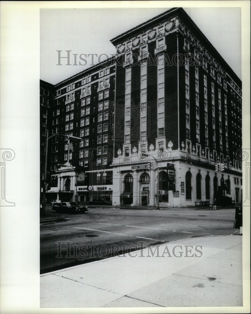 1982 Press Photo Amway Grand Plaza Hotel Grand Rapids - Historic Images