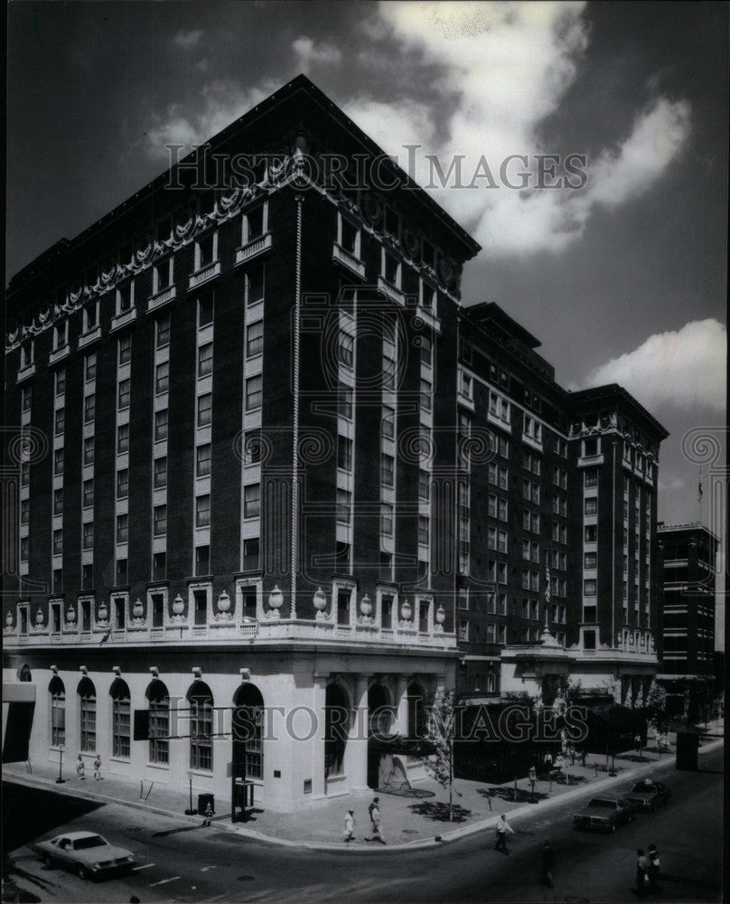 1981 Press Photo Amway Grand Plaza Hotel  Rapids - Historic Images