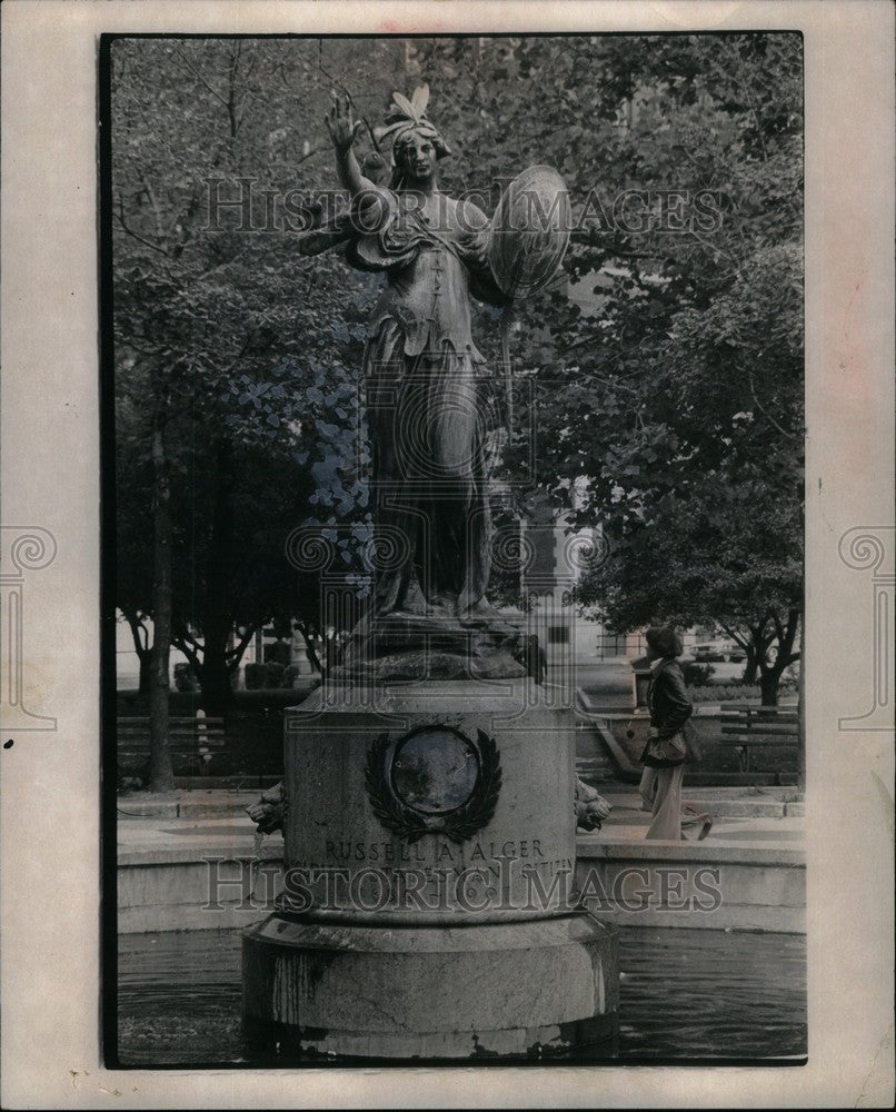 1974 Press Photo Grand Circus Park - Historic Images