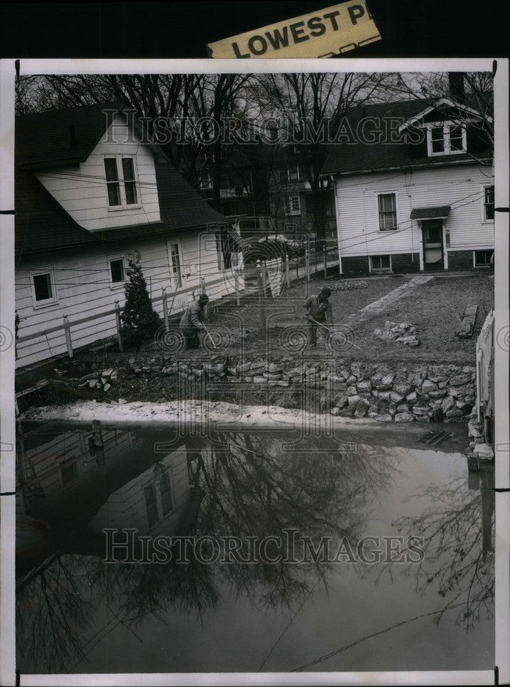 1952 Press Photo Ashland Construction Yard House Dike - Historic Images