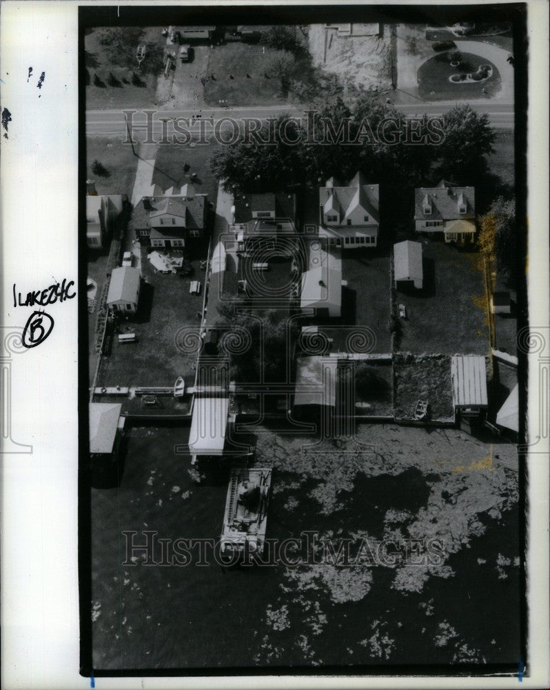 1989 Press Photo Houses line waterfront Anchor Bay - Historic Images