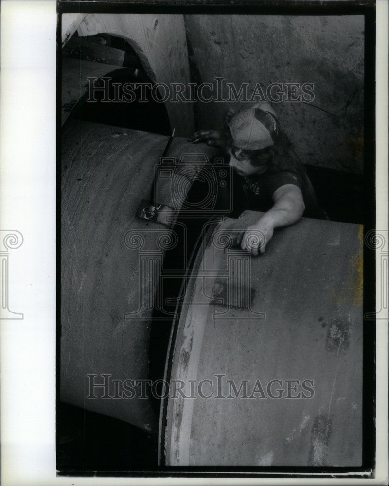 1989 Press Photo Jim Lembke Pipe Layer Illinois - Historic Images