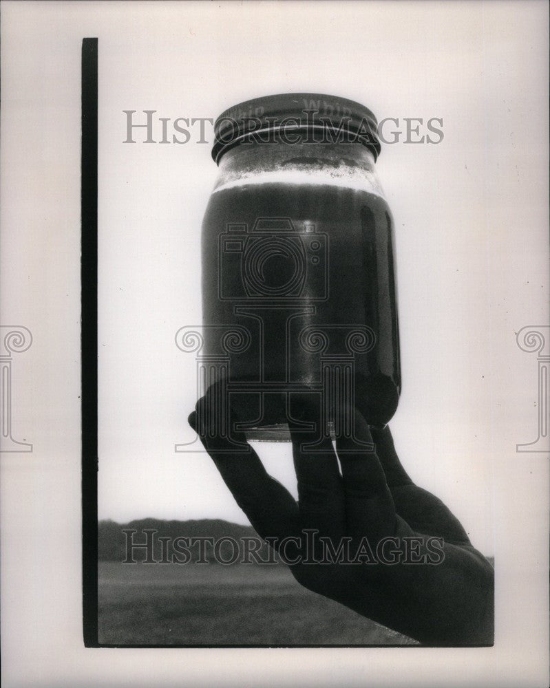 1989 Press Photo Pleasant Prairie Water Contaminated - Historic Images