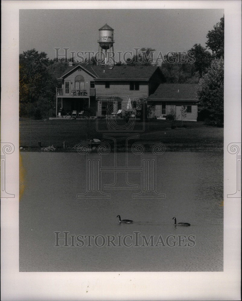 1989 Press Photo Water Tower Zerbil Well - Historic Images