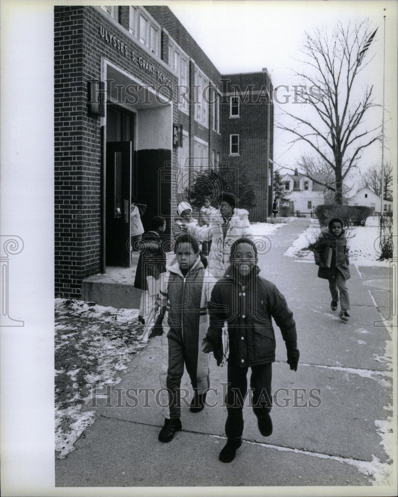 1989 Press Photo Grant Elementary School - Historic Images