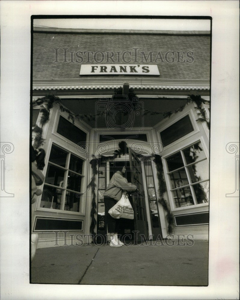 1990 Press Photo Frank&#39;s Nursery &amp; Crafts - Historic Images