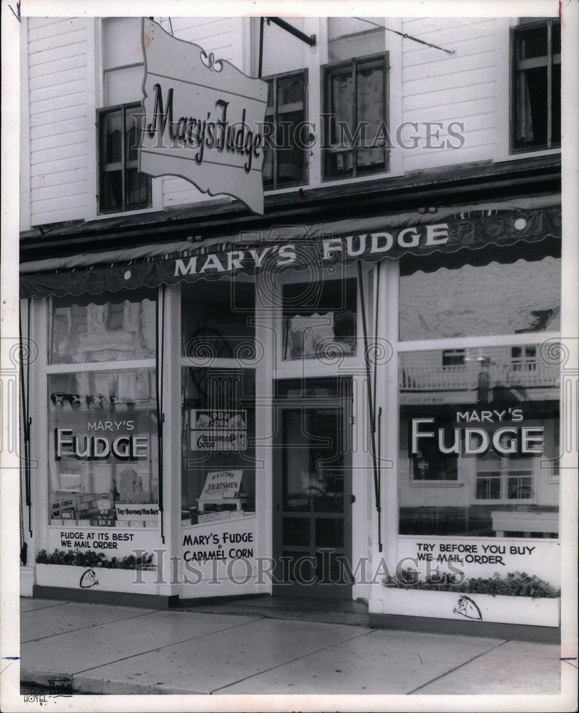 1985 Press Photo Mary&#39;s Fudge Store chocolate - Historic Images