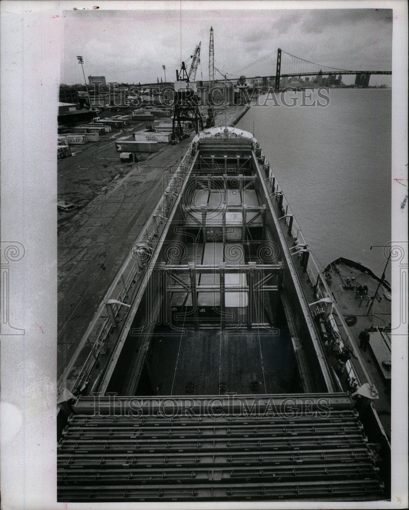 1976 Press Photo cargo shipping Detroit Harbor German - Historic Images