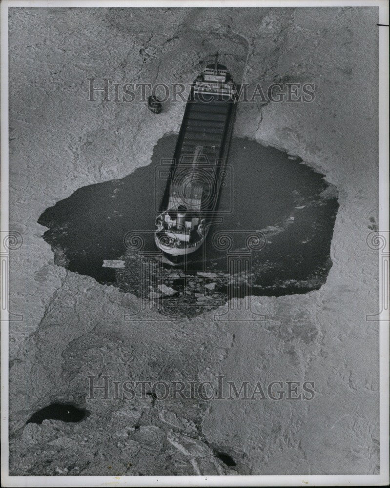 1976 Press Photo Frontenac Fighting Island Detroit - Historic Images