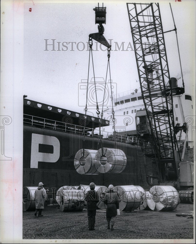1984 Press Photo Freighter - Historic Images