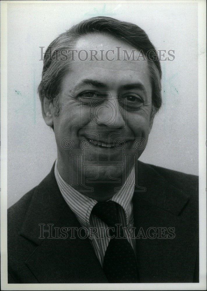 1985 Press Photo Billy Poirier Executive Director - Historic Images