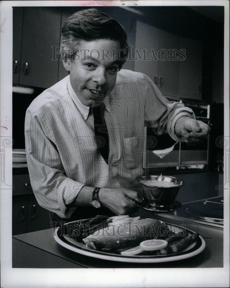 1976 Press Photo Raymond Sokolov  Journalist - Historic Images