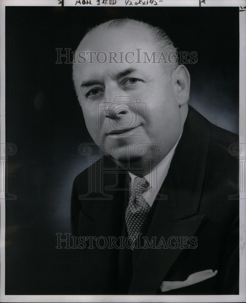 1956 Press Photo Robert C. Somerville Chrysler corp. - Historic Images