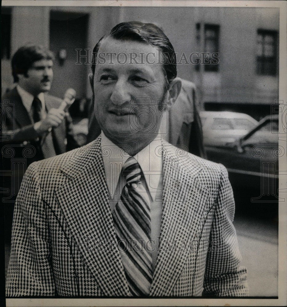 1974 Press Photo Leonard Schultz Labor Consultant - Historic Images