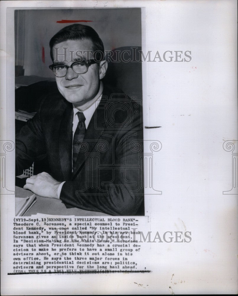 1963 Press Photo Theodore C. Sorensen Kennedy advisor - Historic Images