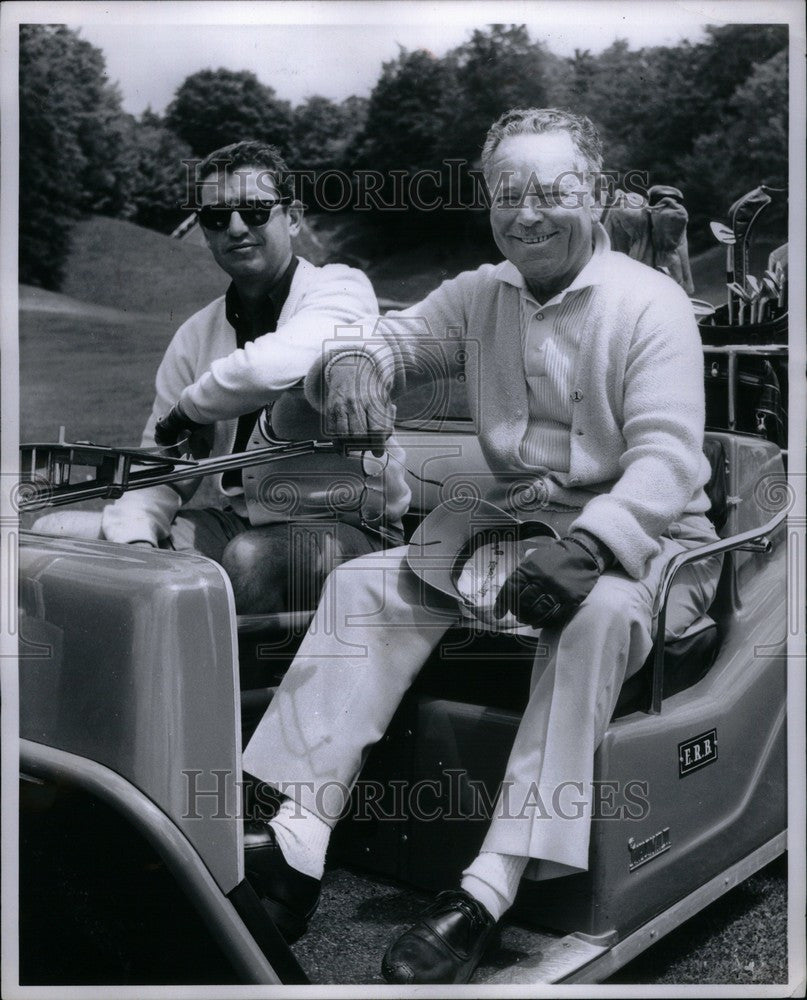 1965 Press Photo George Janes Ernest R. Breech Golf - Historic Images