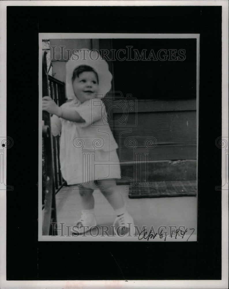 1984 Press Photo Barbara Bredius Young child - Historic Images