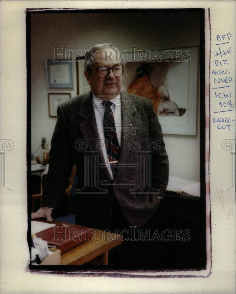 1992 Press Photo Consultant Milton Brand knows consumer - Historic Images