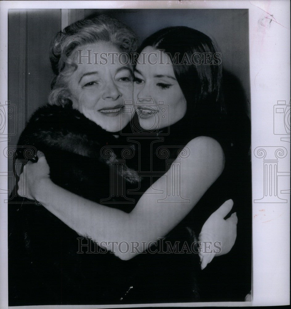 1963 Press Photo Helen Hayes Susan Strasberg - Historic Images