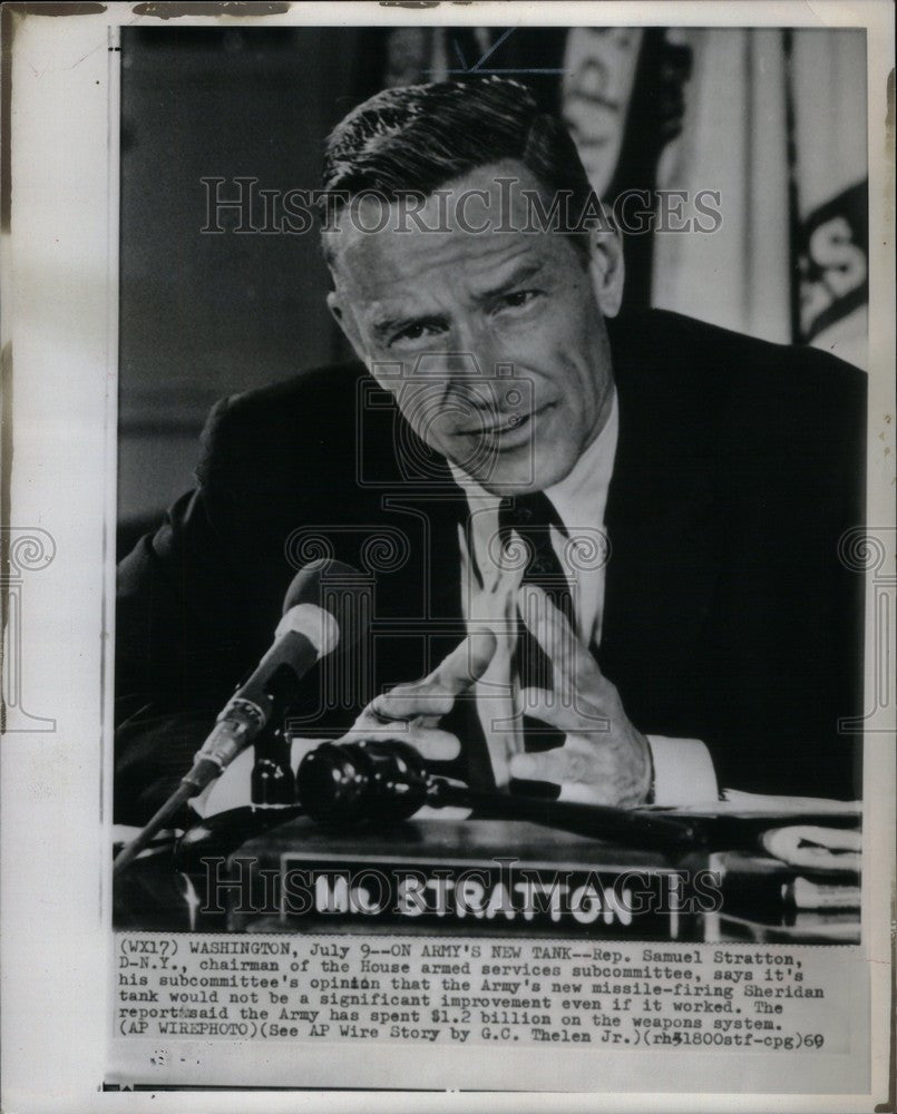 1977 Press Photo Samuel Stratton Chairman - Historic Images