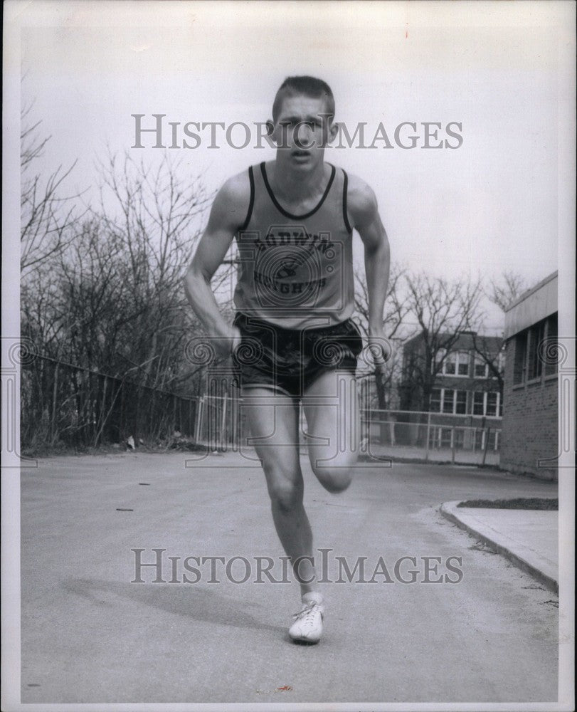 1961 Press Photo Godwin&#39;s Ron Stratton - Historic Images