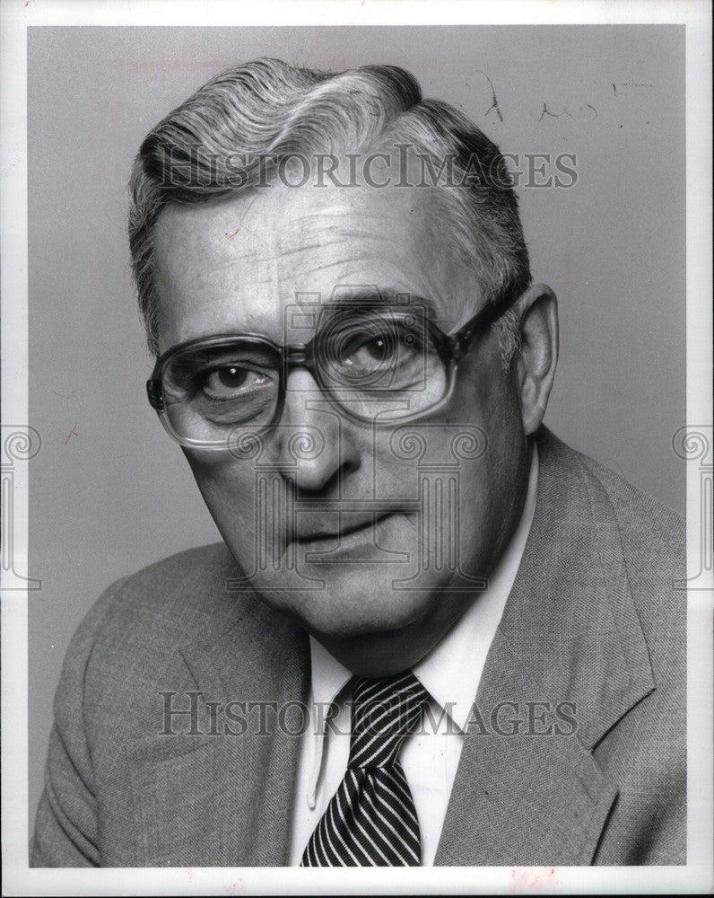 1982 Press Photo Todd Strasseryoung-adult middle  Novel - Historic Images