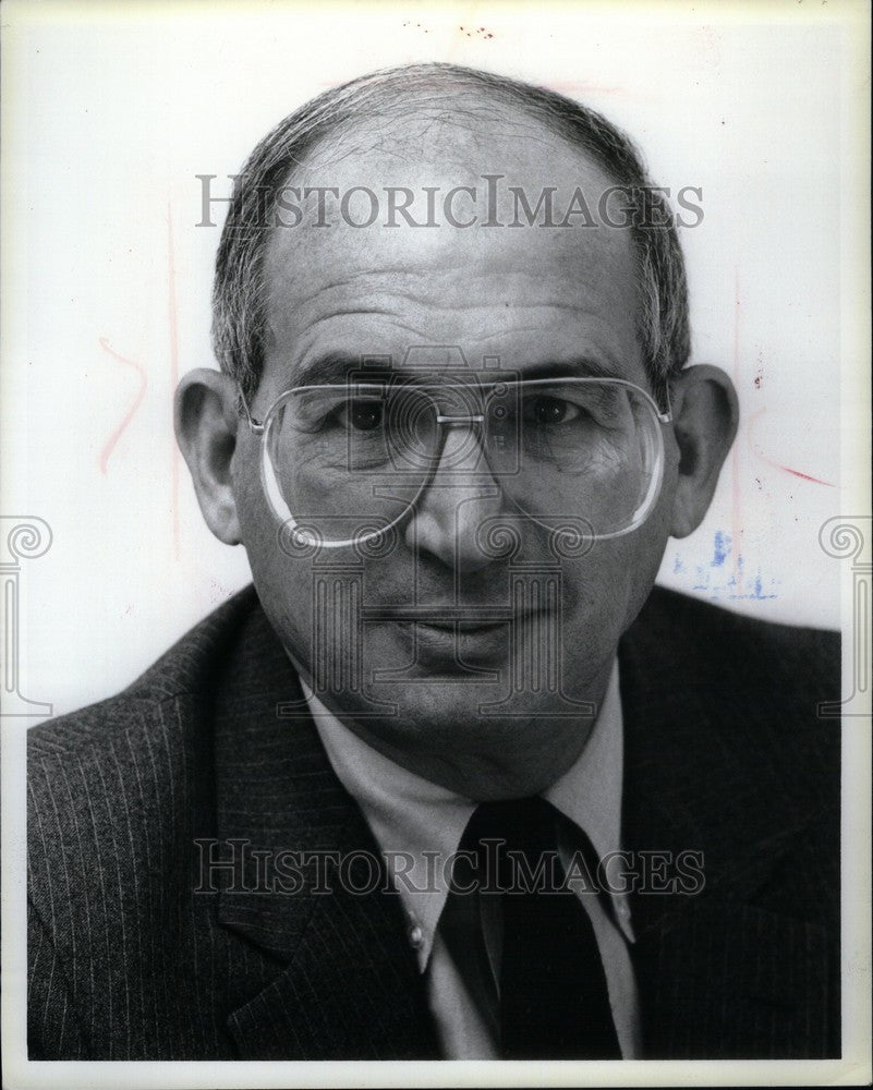 1988 Press Photo Ron Stone August Baker Comm Chairman - Historic Images