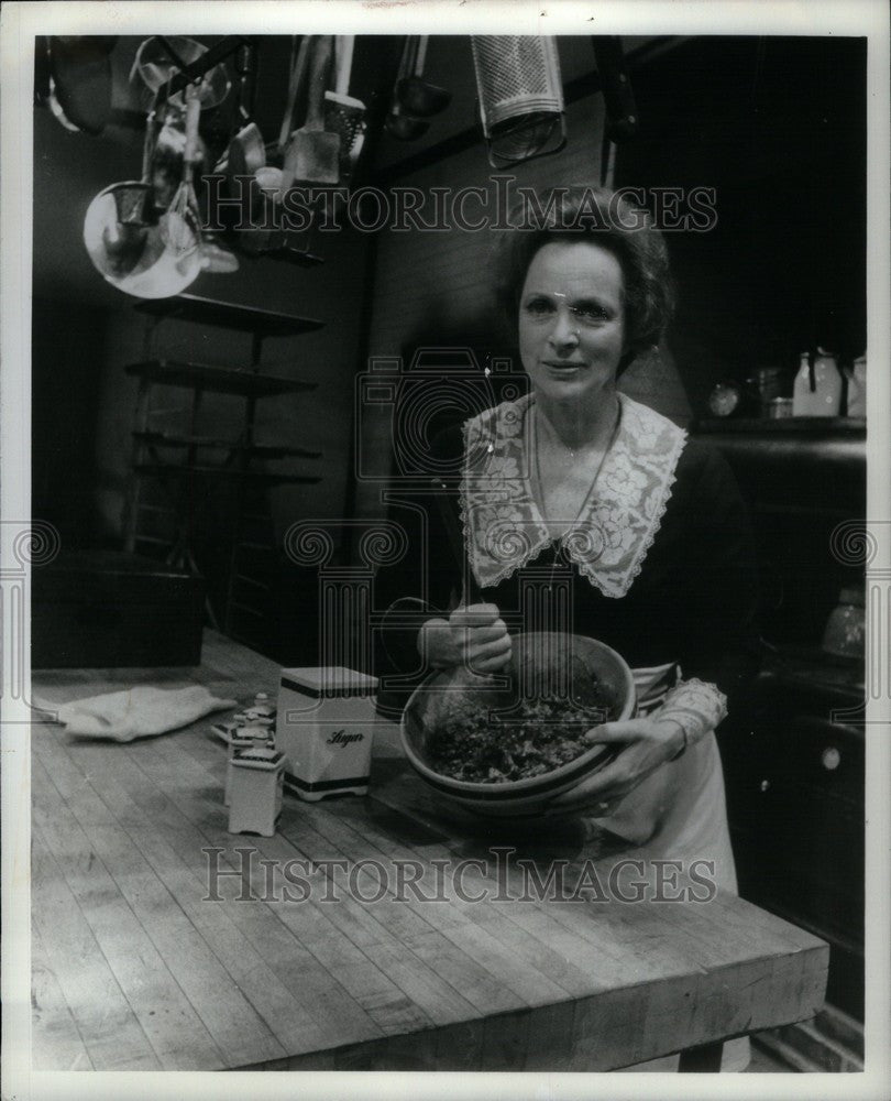 1975 Press Photo Beatrice Straight - Historic Images