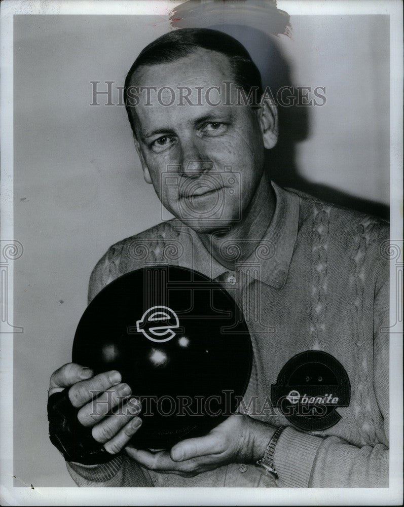 1975 Press Photo Bob Strampe Ebonite Pro Staff - Historic Images