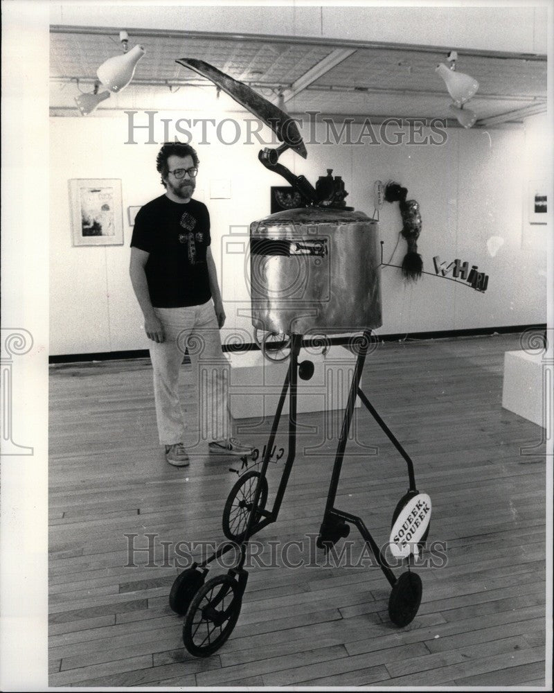 1983 Press Photo Jim Pallas Detroit Artist - Historic Images