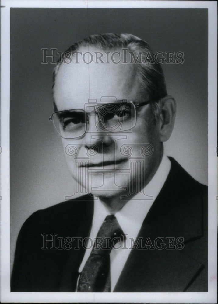 1975 Press Photo Thomas C. Page, Vice President, Ford - Historic Images