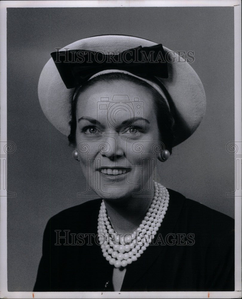 1960 Press Photo Betty Pagan Actress The Horse Soldiers - Historic Images