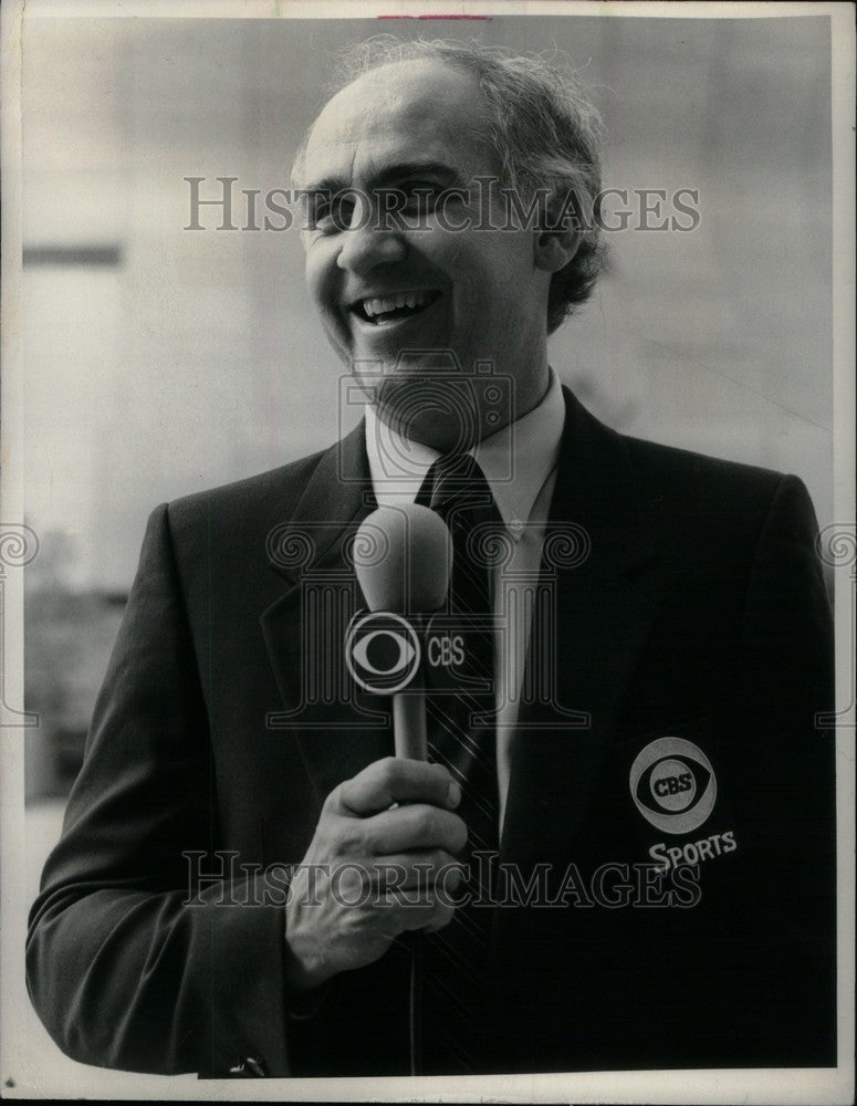 1992 Press Photo Bill Packer CBS Sports Analyst - Historic Images