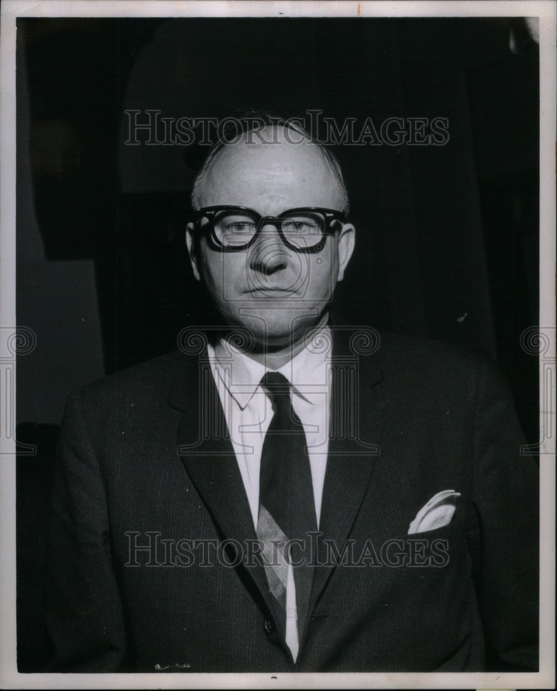 1961 Press Photo Vance Packard Journalist Author Critic - Historic Images