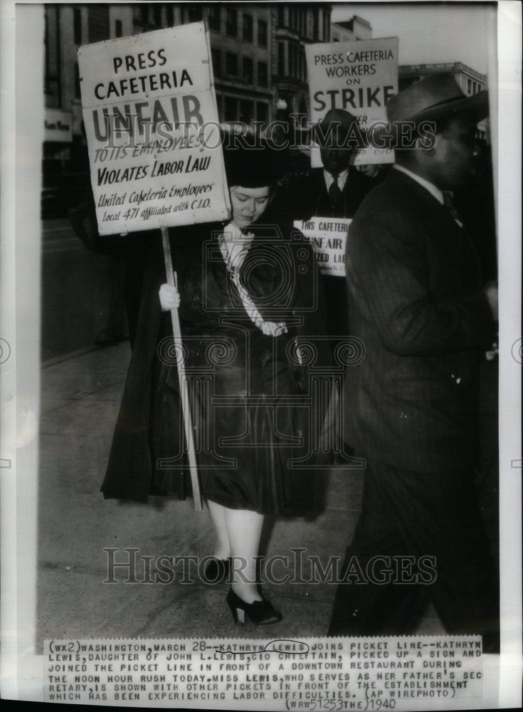 1940 Press Photo Kathryn Lewis CIO Union Picket Line - Historic Images